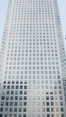 Vertical-Video-Showing-Modern-Offices-And-Workers-At-Canada-Square-Canary-Wharf-In-London-Docklands-UK-4